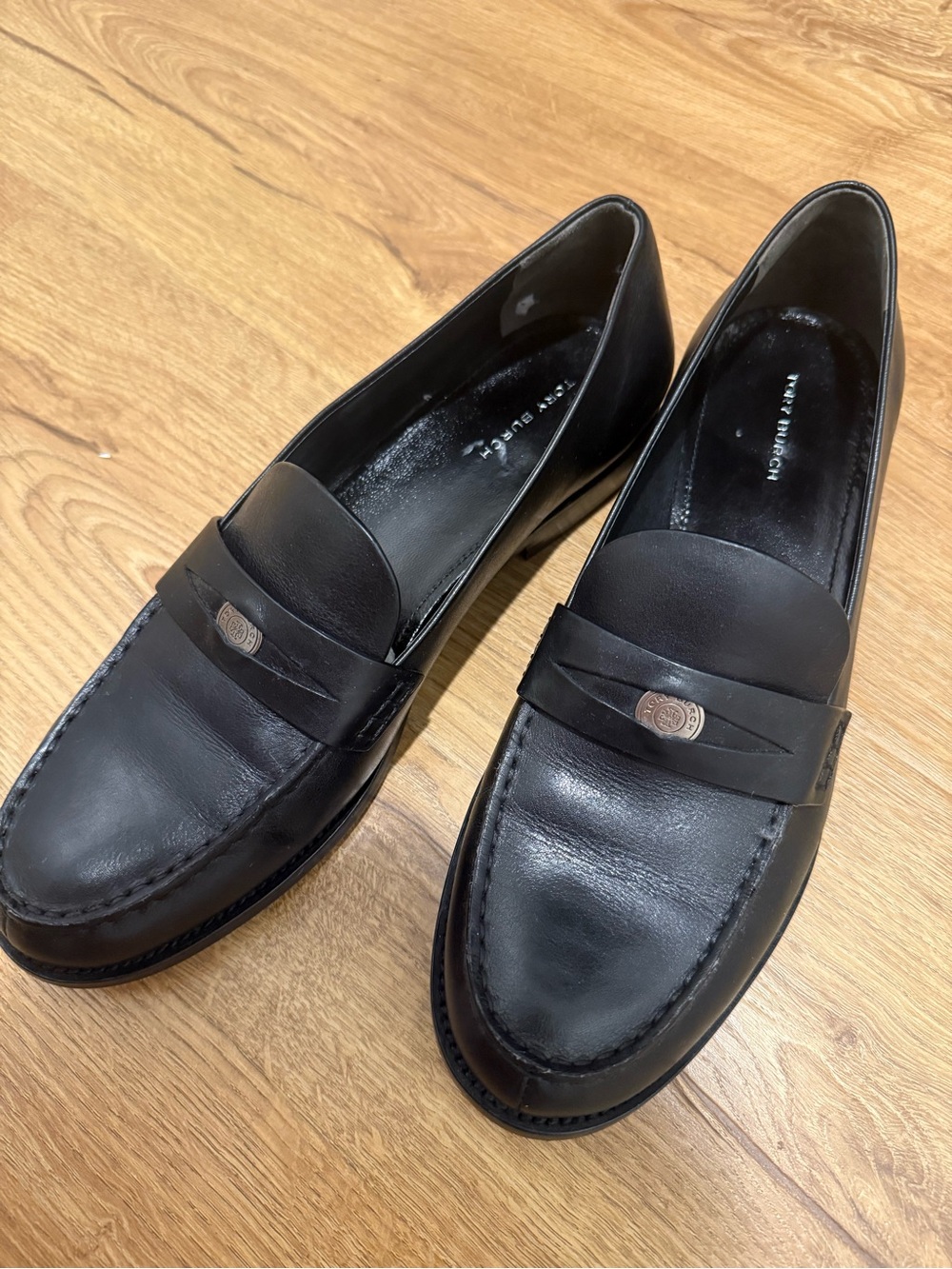 Tory Burch Classic Penny Loafers Never Worn - Picture 5 of 5